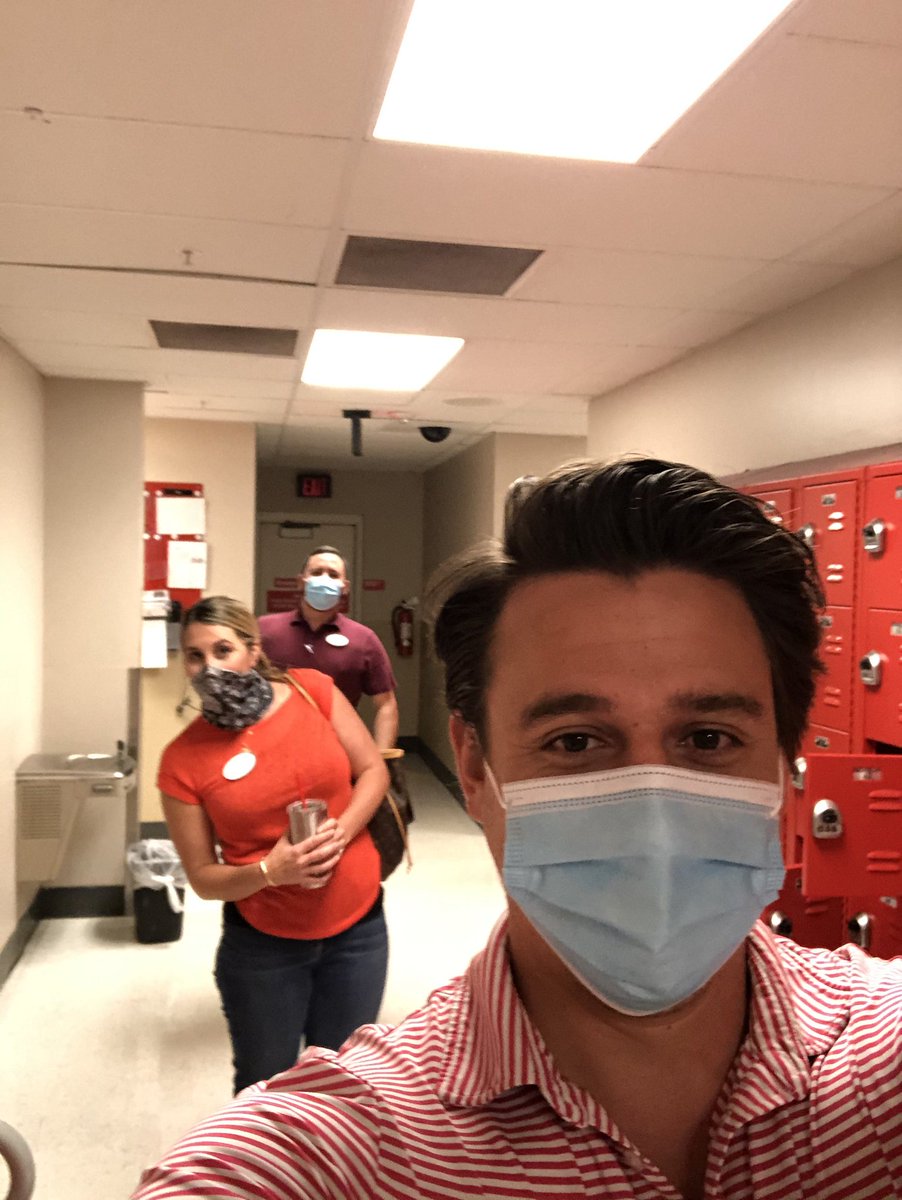 tontosworld's tweet photo. Social distance selfie Friday! #mybossisbetterthanyours #worksomewheryoulove #d310rocks #targetcares #team1935 #chaseneedsatwitter https://t.co/CC2GazBfCd
