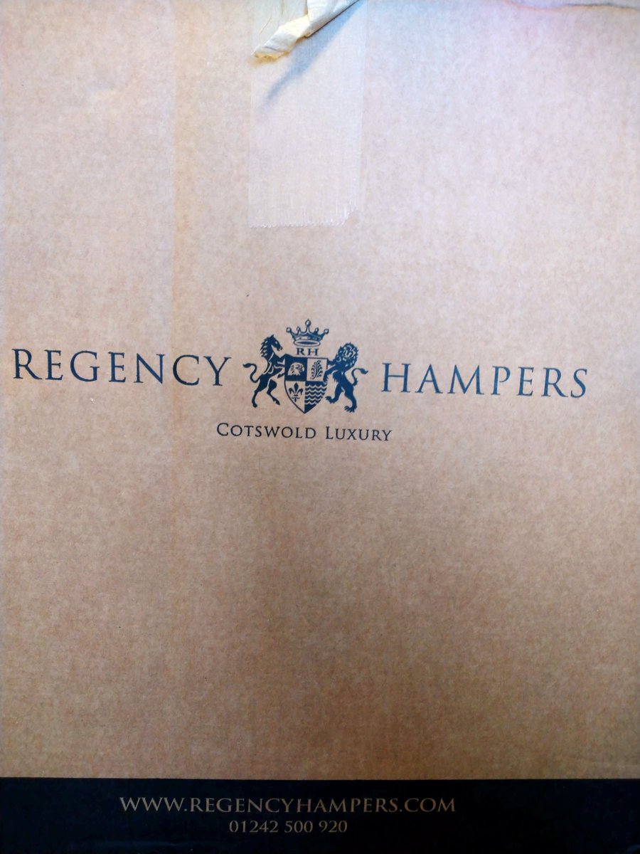 Gorgeous hamper from a grateful patient arrived today on Reginald Hart Ward <a href="/bedfordhospital/">Bedford Hospital (Bedfordshire Hospitals NHS FT)</a>. It made good Friday even gooder 😉 <a href="/rani_sidhu96/">Rani Sidhu </a> <a href="/Paul_Tisi/">Paul Tisi</a> @aoife30574 <a href="/LeesLizzie/">Liz Lees</a>