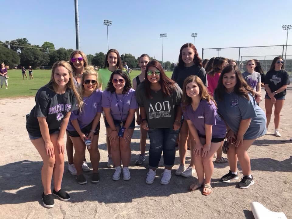 BrittKeens's tweet photo. All these #TarletonGreekWeek posts have made this Alum very nostalgic... so I thought I’d join in with some of my favorite memories :-)
•Recruitment Counselor 2017
•Panhellenic VP of Recruitment 2018
•AFLV 2018
•Adding so many new additions to my beautiful AOII fam in 2018💕 https://t.co/BGS3ht6MJG