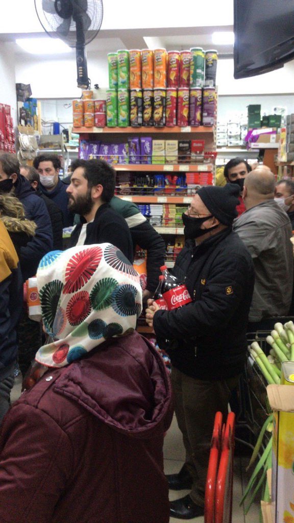 Çerez kuyruğu mu 
İnanılmaz

Panik 
 #SOKAĞACIKMAYASAĞI