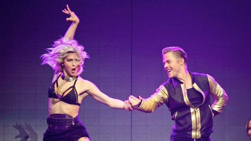 FoxTheatreDet's tweet photo. Happy #NationalSiblingsDay to all the siblings who have performed on our stage, including @MaksimC and @iamValC, @juliannehough and @derekhough, and @KingsOfLeon! https://t.co/GeTMZsoZEk