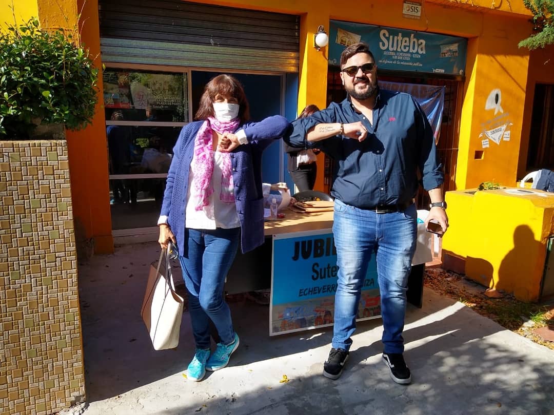 DanteBoeri's tweet image. Segundo día de vacunación para nuestrxs jubis. En #Ezeiza y en #Echeverria 
Gracias equipo de salud del @SUTEBAProvincia y CES del @Sutebaeche_ezei por tan magnífico trabajo.
Siempre estamos pensando en nuestrxs afiliadxs!!!
@DiarioEE @echeverriaol @hm_hugomoreno @PDSurradio