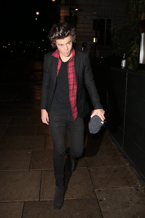 15 December 2013: Harry arrives at Kendall' hotel in London at 2am.