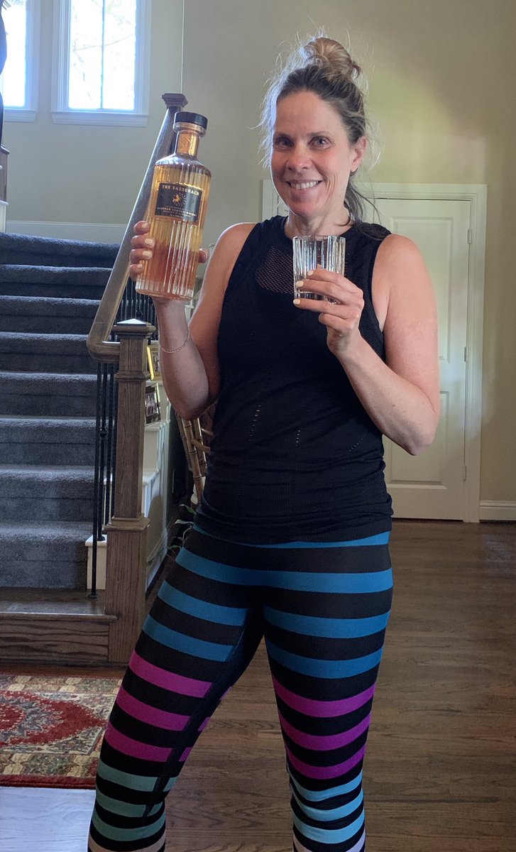LauraReinhart's tweet photo. ⁦@SamHeughan⁩ - Look what arrived after I finished my workout!  Husband &amp; I had to sample, of course, and it does NOT disappoint!  In fact, it reminds me of my personal fave- Oban. Well done!  We will be happily drinking it in Dallas, TX while we watch Outlander Sunday. https://t.co/TsrW3M8Twb