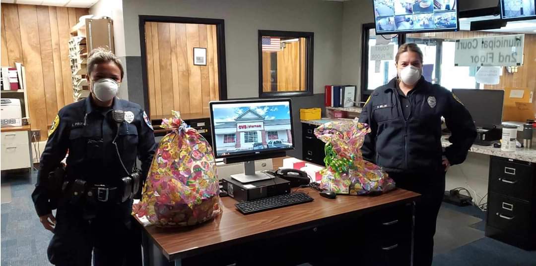 RBI_25's tweet photo. CVS #4259 Union, NJ giving back to all essential worker going above and beyond to help this community. Very special thanks to my Shift supervisor Shnieder and my Team for everything you do each day. #EssentialWorkers   #LocalHeroes #D1AndOnly @JVanCVS @dwoodCVS #TheBigR10 https://t.co/oZGhW5NqHS