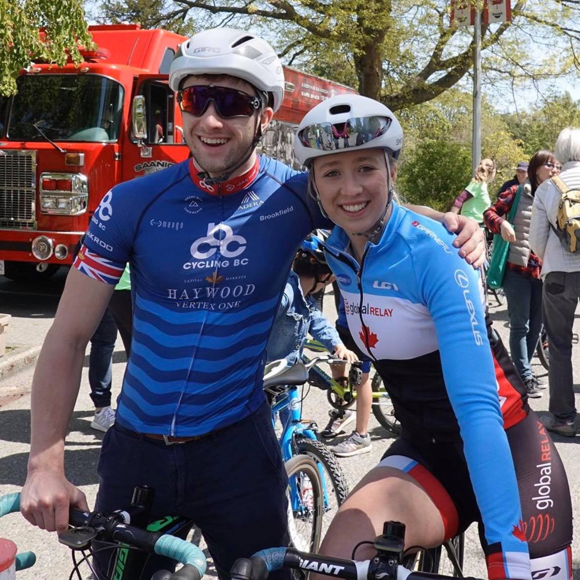 CyclingCanada's tweet image. Whether it’s together or virtually, we hope you find a creative way to celebrate  
#NationalSiblingsDay 👬👭