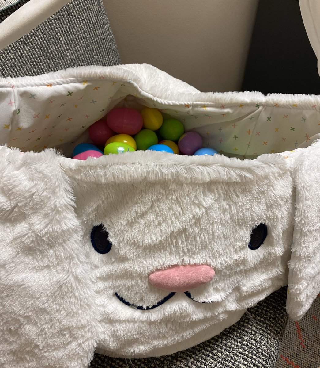 The Easter Bunny made his rounds at 792 today! #SpreadJoy #SociallyDistantBunny <a href="/erikmm07/">Erik Moore</a> <a href="/ArynDavlin/">Aryn Davlin</a>