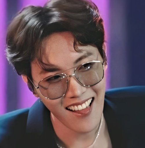 Un Hilo muy necesario: Jhope con la frente descubierta @BTS_twtA very necessary thread: Jhope with his forehead exposed