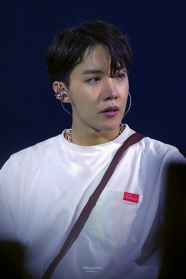 Un Hilo muy necesario: Jhope con la frente descubierta @BTS_twtA very necessary thread: Jhope with his forehead exposed