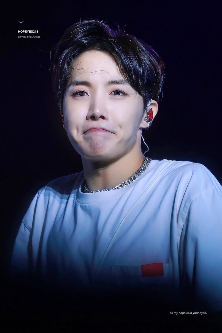 Un Hilo muy necesario: Jhope con la frente descubierta @BTS_twtA very necessary thread: Jhope with his forehead exposed