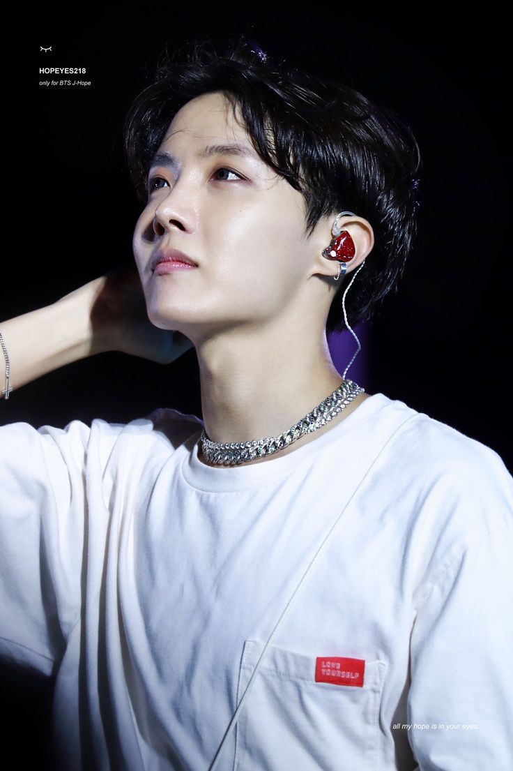 Un Hilo muy necesario: Jhope con la frente descubierta @BTS_twtA very necessary thread: Jhope with his forehead exposed