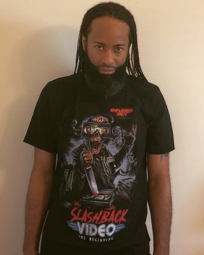 Ant_LostNHorror's tweet photo. #slashbackvideo is the dopest place I’ve ever been, makes me love #California even more . . . . and I’m lovin this new tee 🤘🏽🖤❤️🤘🏽
#slashbackvideothebeginning https://t.co/ebp2zbHuzW