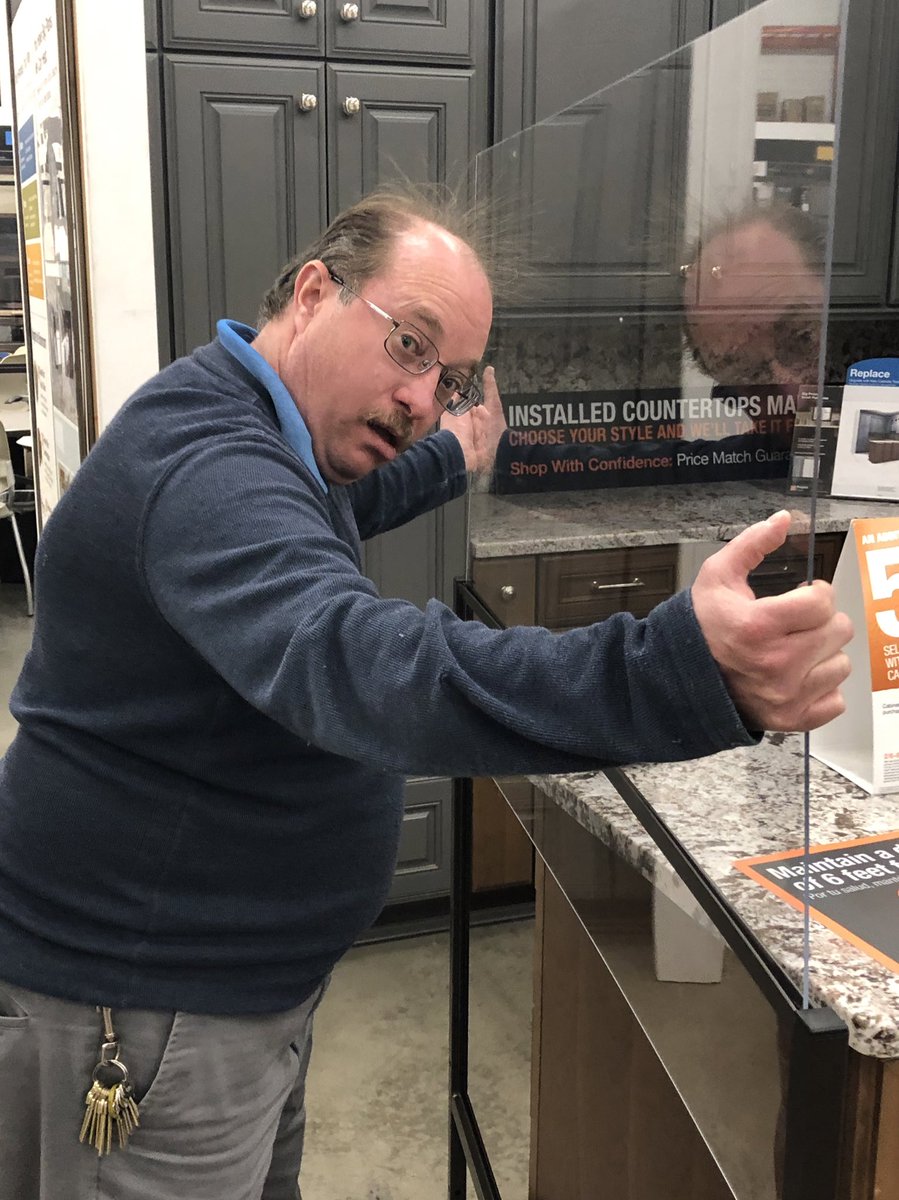 queenmrsToy's tweet photo. Everybody and everything always attach to Bob... #ChecktheHair #Electrify #findhumorthroughthestruggle #GoodFriday #HomeDepotfamily @rfaber0169 @domrobb0927HD @_Stacy_THD077 https://t.co/neqqYhS3ZV