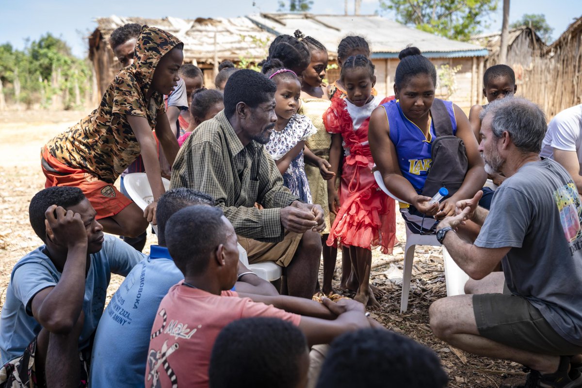 On Madagascar—the Earth’s oldest island—poverty &amp; malnutrition are increasing among the Malagasy people, driving unsustainable farming practices &amp; bushmeat hunting that threaten one of the island’s best known inhabitants: the lemur. bit.ly/2QsUDun / 📷 <a href="/AndyIsaacson/">Andy Isaacson</a>