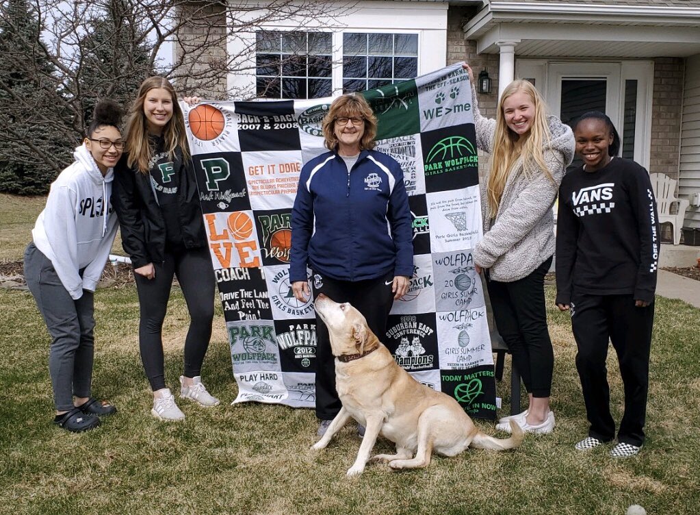 ParkGirlsB's tweet photo. Thanks to my senior players for the fabulous blanket! It’s made from some of my collection of PHS BB t-shirts from over the years.  LUV It! Ashanti, @AyaniiSatcher @mmadskillz @addy_walton 
#bettertogether 💚💚💚💚 https://t.co/ustxu22RX2