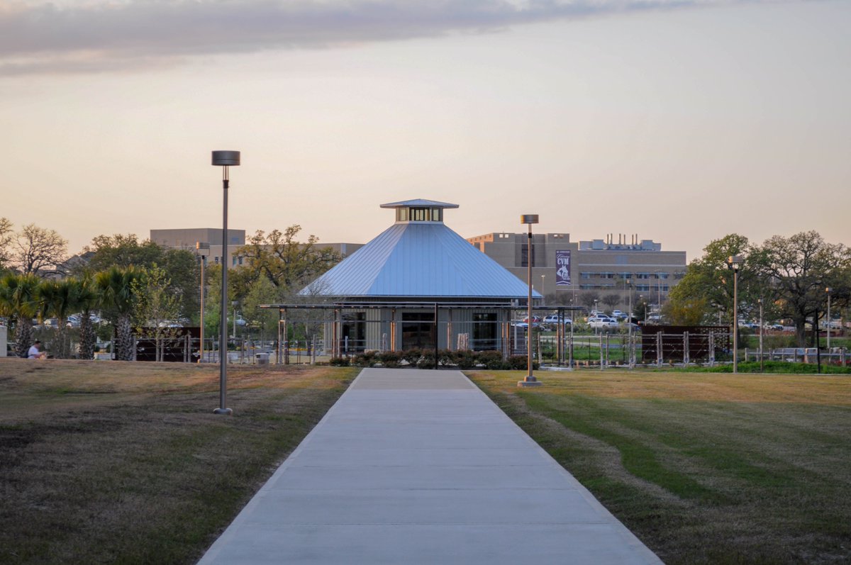 Another  @TAMUgardens photo. I was so glad I was able to leave so close to it.