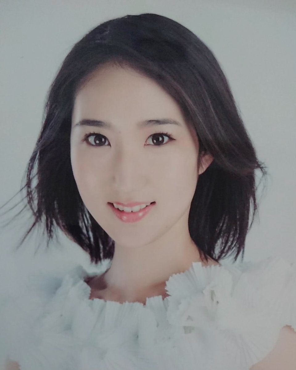 ট ইট র Ginza 4 School Ginza 4 Studio 講師紹介 凰羽みらい 藤本麗華 先生 元宝塚歌劇団 97期 星組 男役 ダンスを通じて表現力をアップする方法を丁寧に指導します 元宝塚歌劇団 元星組 元男役 ダンス 表現力