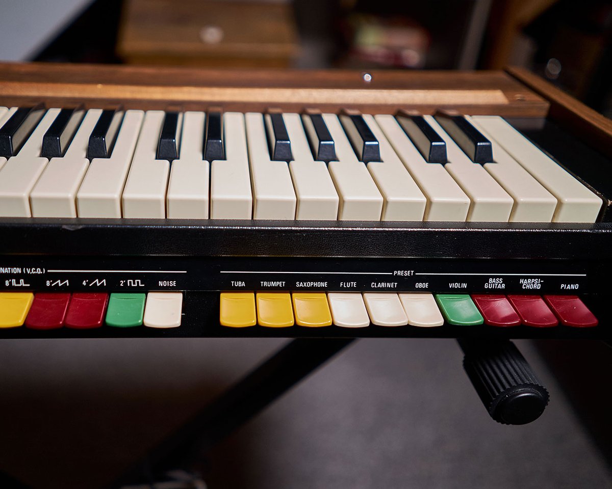IconicInstr's tweet photo. The 1973 #Roland #SH1000 - Roland’s first all-in-one #synthesizer

#IconicInstruments #RolandSH1000 #VintageRoland #VintageRolandSynth #EarlySynthesizer #VirtualInstrument #VirtualInstruments #SampleLibrary #SampleLibraries #RecordingStudio #IconicInstruments #AnalogSynth https://t.co/yQca4yPLzj
