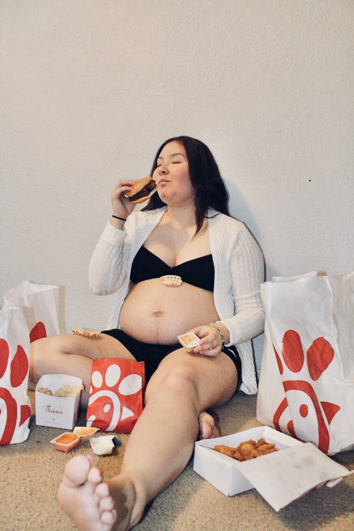 Kristyona2's tweet photo. Fruits and vegetables weren’t doing us any good... 👶🏻 #babyEJunderstands #eatingfor2🥳 https://t.co/dXCODVZSzN