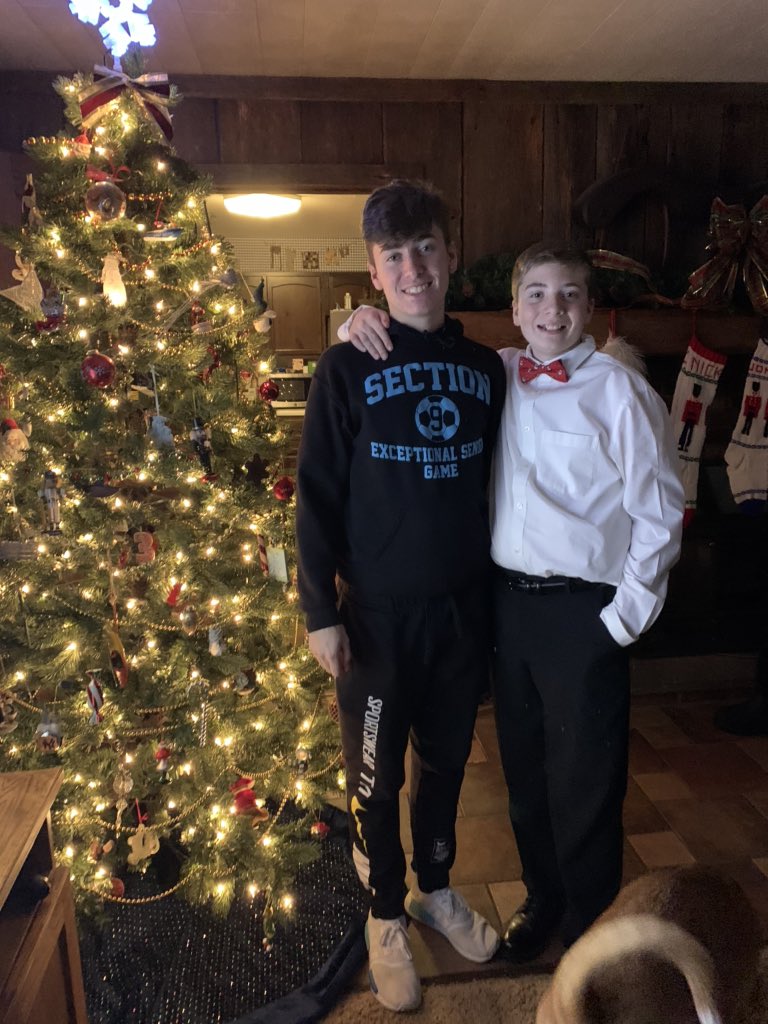 AmyDworetsky's tweet image. My favorite siblings 💙👩‍👦‍👦