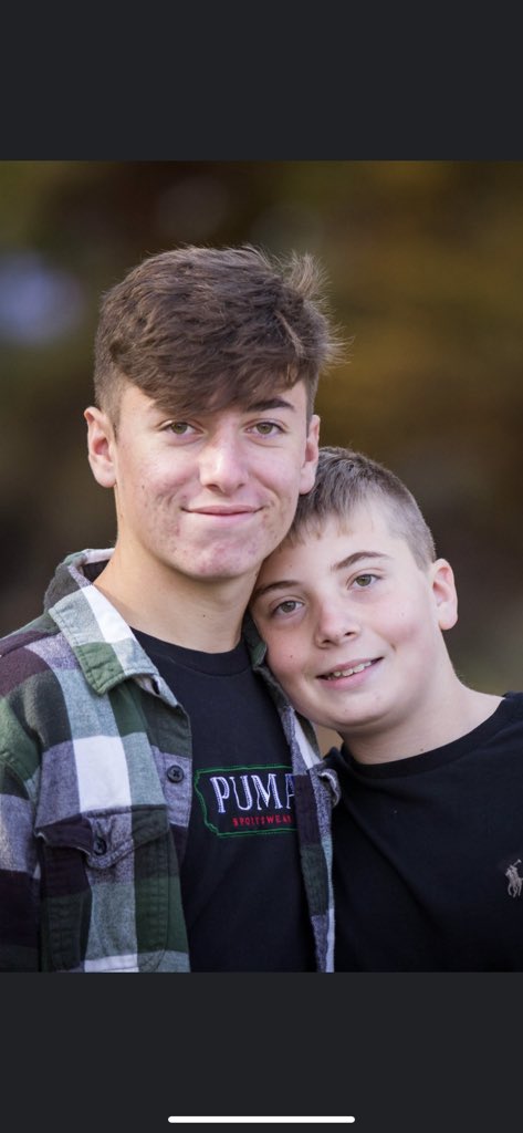 AmyDworetsky's tweet image. My favorite siblings 💙👩‍👦‍👦