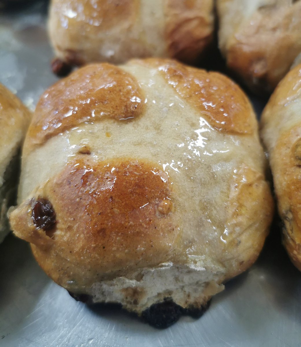 RFATidespring's tweet photo. Easter delivery 🥚 🤗
Our LS department have made and delivered some scrummy #hotcrossbuns the lunch menu today 😊
#RoyalFleetAuxiliary
#Easter
#Food
#LogisticsDepartment
#CareersAtSea
#GoodFriday https://t.co/Of5ow31nyo
