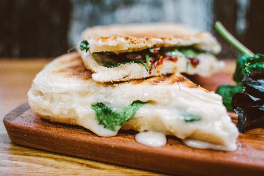 nycwinelist's tweet photo. Comfort Food and Wine Pairings for Quarantine https://t.co/rGppOe4rnY https://t.co/52C1lFuqsl