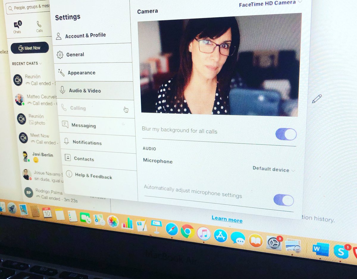 daphnecastillo's tweet photo. Preparándonos para el n-ésimo webinar del dìa. Quién diría que algún día pasaríamos Viernes Santo así! #Cuarentena #VamosPerú #Día26 #ShiftToDigital https://t.co/oKiITGQ9ob