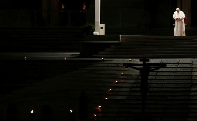 javikiddo's tweet photo. Me explicas el Vía Crucis que han montando en El Vaticano que ni Sorrentino https://t.co/PKbFEdfgZQ