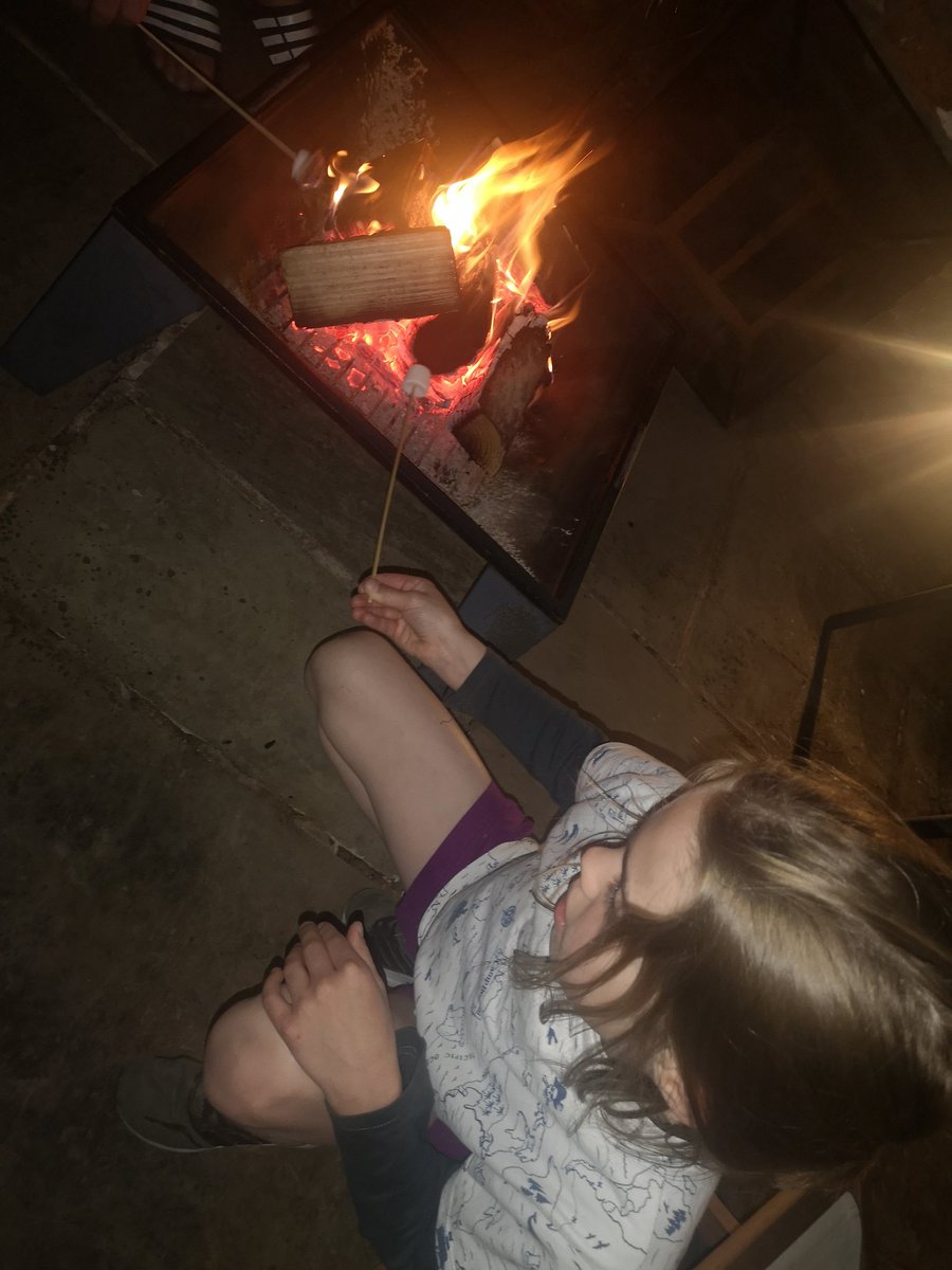 MorreyZoe's tweet photo. Campfire and smores 🏕️🔥 #campathome @CheshireScouts https://t.co/28bx2Y74HL