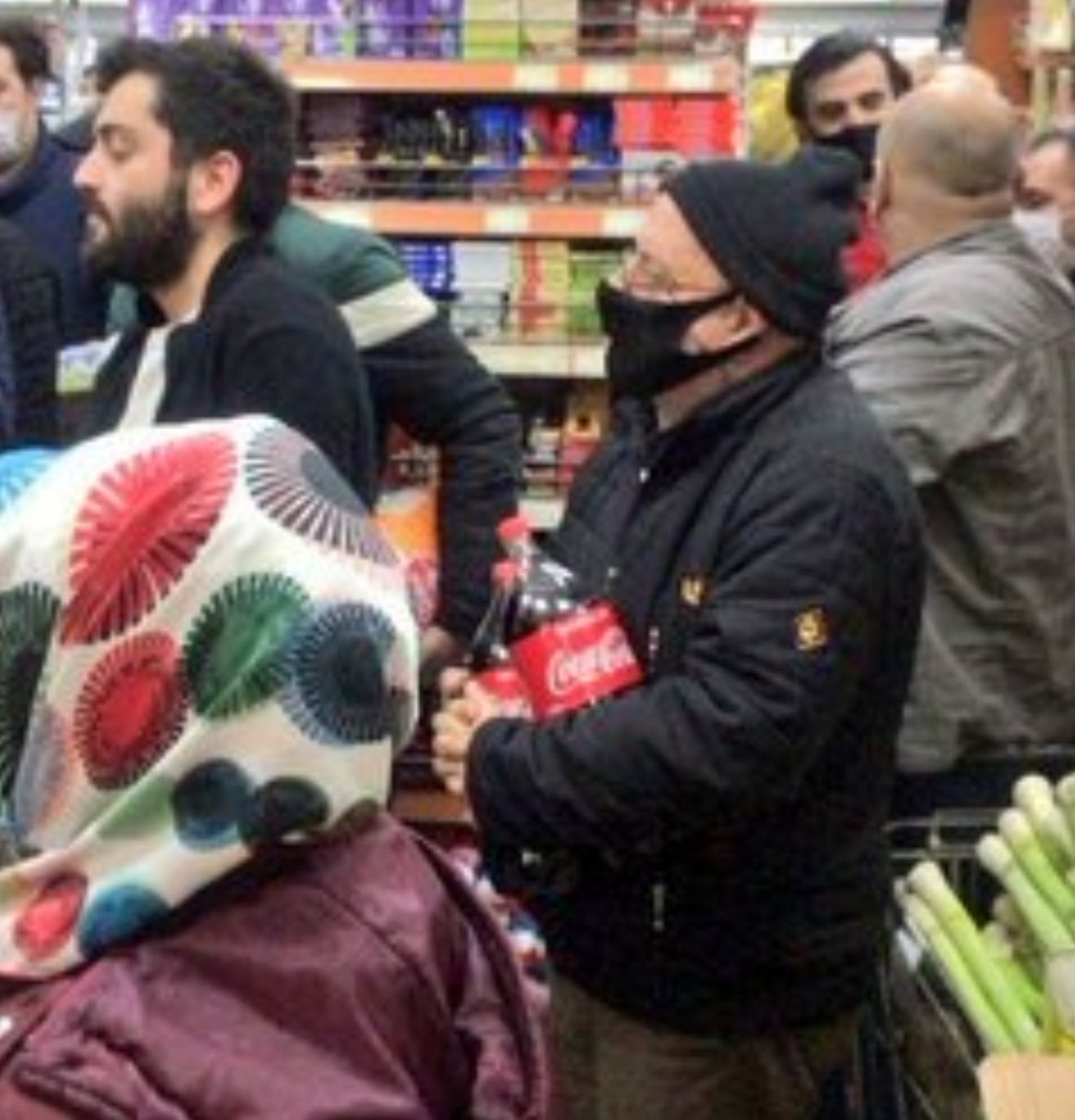 mucizekur's tweet photo. Koronavirüs'e karşı elimizde çok güçlü bir kozumuz var: Luppo ve Kola https://t.co/f95vjU3jdZ