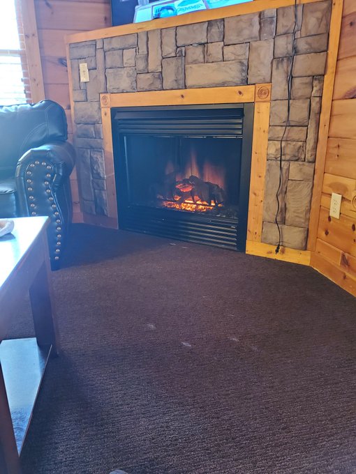 Fireplace in the mountains https://t.co/w4xOzOwGt7<a href="/tag/dinnerdate"class="tags"><span>#dinnerdate</span></a>