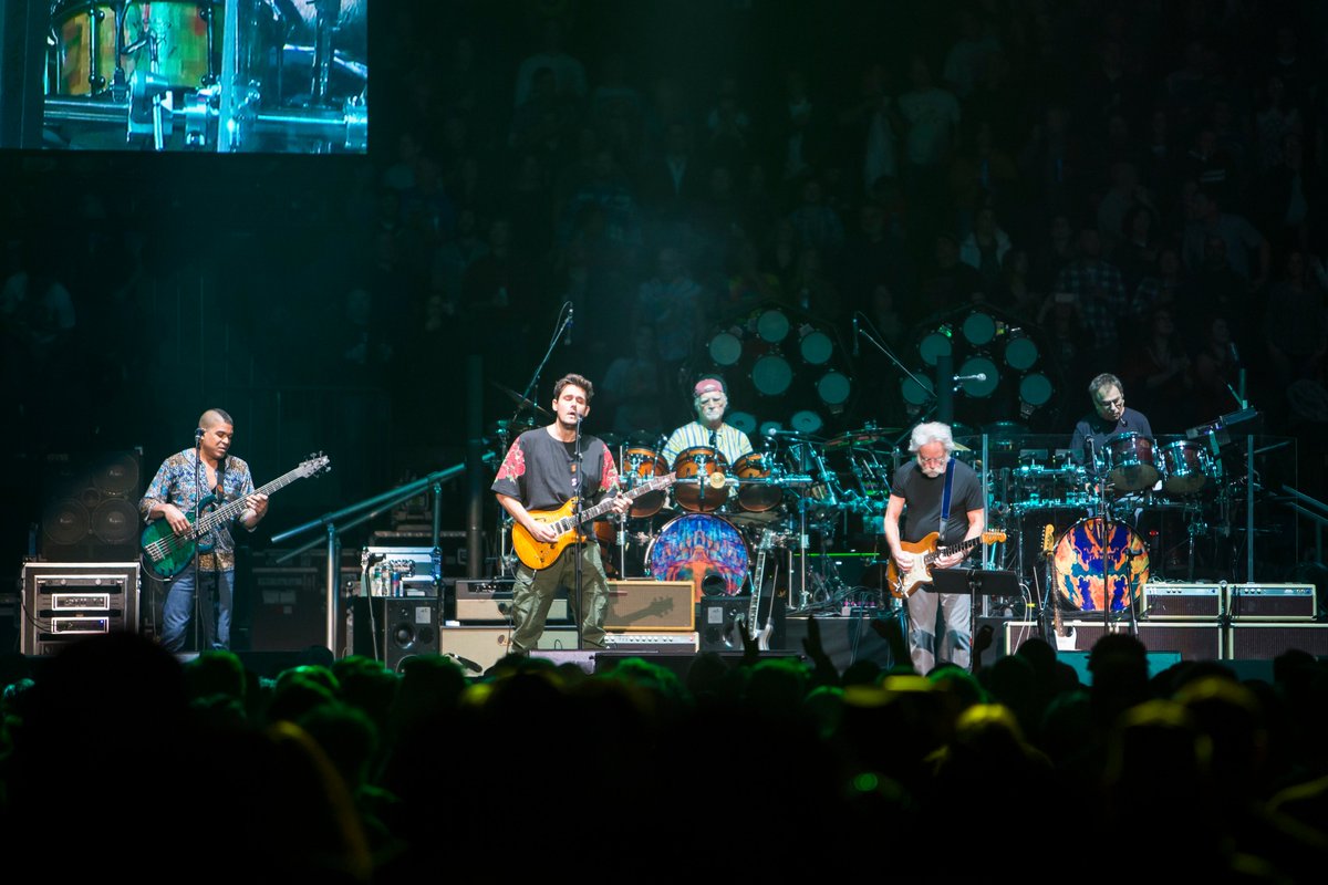 TheGarden's tweet photo. .@deadandcompany ⚡️ #FallTour2017 ⚡️ Night One ⚡️ Drop a ‘💀’ in the comments below if you were there. https://t.co/QowCKoIGzo
