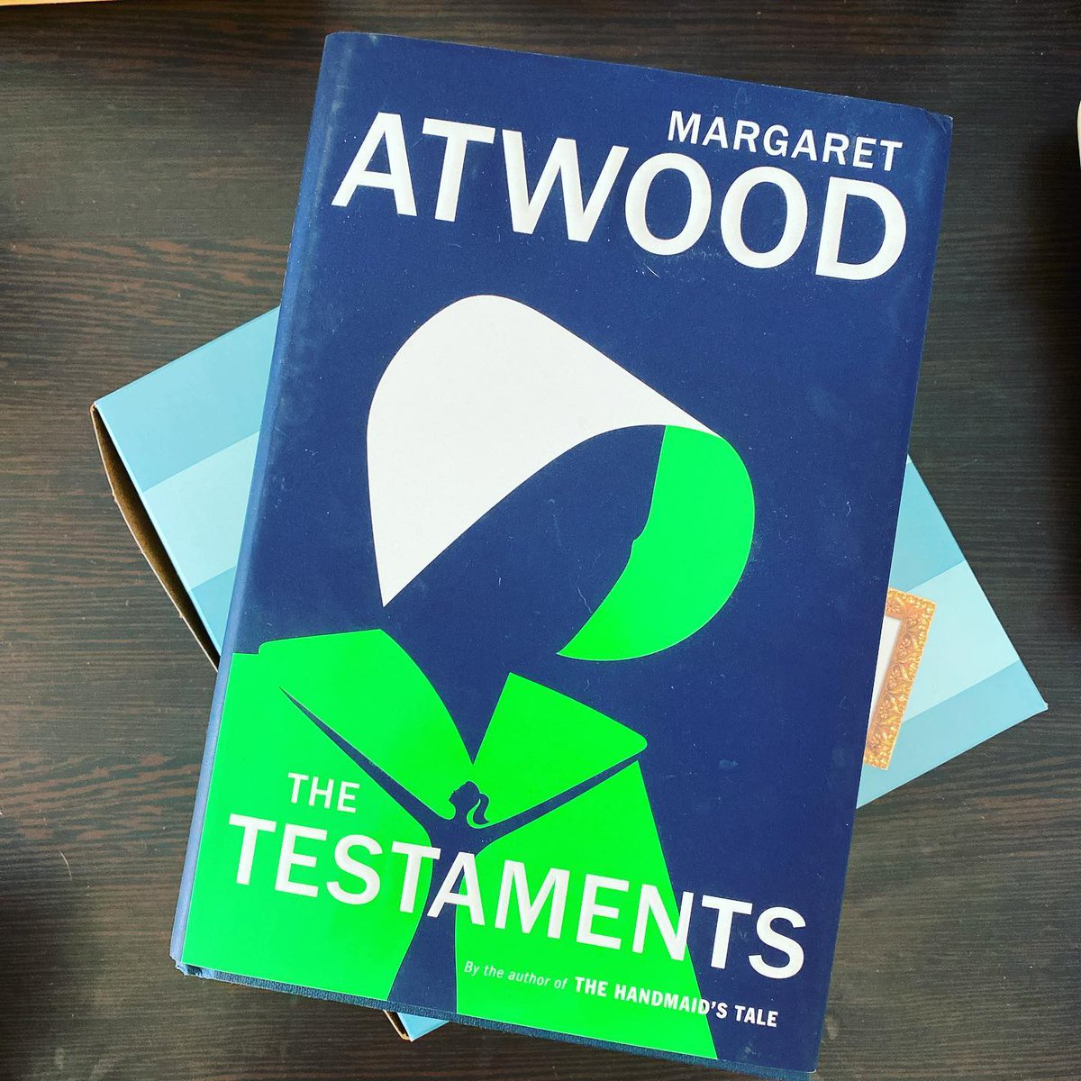 RareByrdReview's tweet photo. “You take the first step, and to save yourself from the consequences, you take the next one. In times like ours, there are only two directions: up or plummet”
#book #books #bookofthemonth #read #currentlyreading #margaretatwood #thetestaments #dystopianlit #litmag #litmags https://t.co/CawaZ4Hhx3