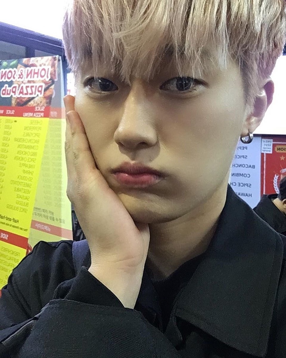 KingdomsPics's tweet photo. He is so cute, ne?:3
#Heewon

#UnKnown #언노운 #kingdoms #oroute #킹덤즈 #오루트 #antares #because #안타레스 #비커즈 https://t.co/EHmXDIYOop