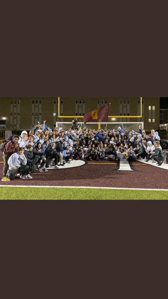 Tdimags42's tweet photo. Thank you dblock for the past 4 years. I’ll never forget my time here and can truly say it was the best decision I’ve ever made @DeSmetJesuitHS https://t.co/JeemKkh9QQ