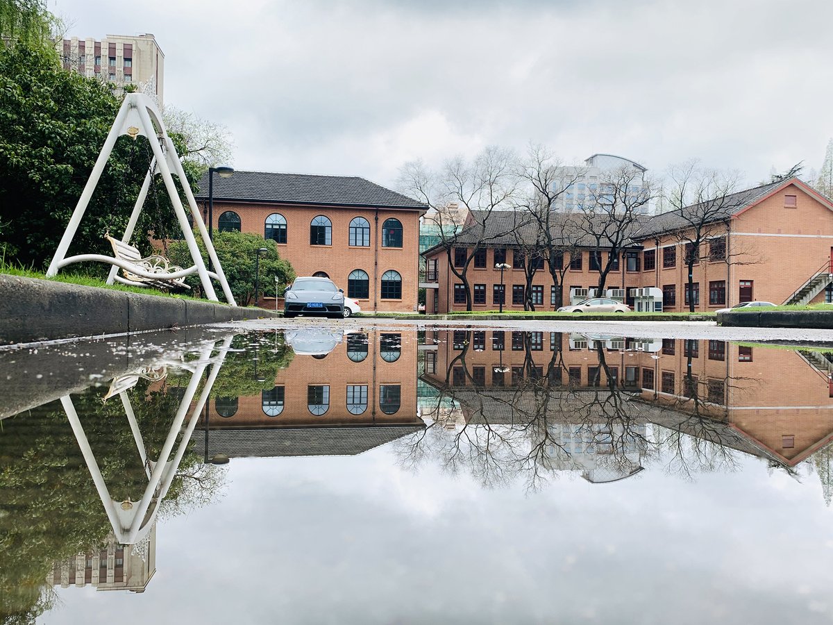 ECNUER's tweet photo. University looks more beautiful after a fresh spring shower. https://t.co/bPPtt9WPfB