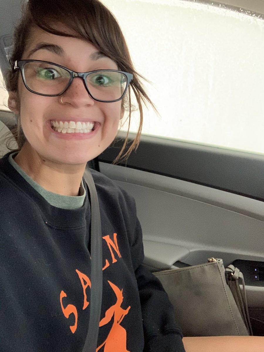 MzStevens4's tweet photo. Taking advantage of the not rainy day and #makingitshine or in this case de-pollening the car. #AEKeepingBusy @AE_Gators https://t.co/Xb4jGA0vAw