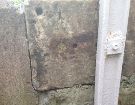 Or these beauties that form majority of stones in retaining wall that holds up the soil banking behind Prestonpans Railway Station.Most likely stone sleepers ripped up from the nearby  @1722waggonway. You can still see the rusty footprints of the shoes that held the rails (5/12)