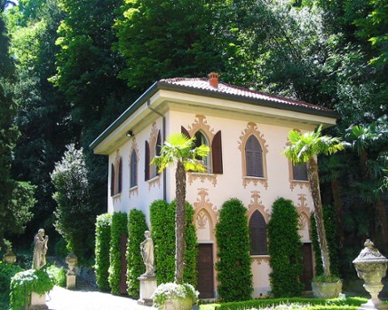 villa le fontanelle- near moltrasio on the lake como (lombardy)- this villa was home of gianni versace- built in the 19th century by lord charles currie- can be only seen from the water by boat