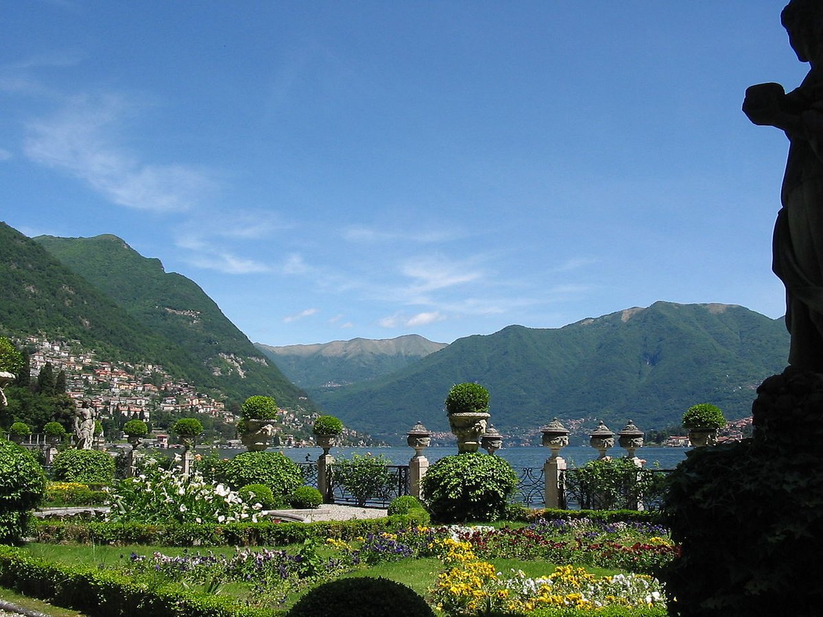 villa le fontanelle- near moltrasio on the lake como (lombardy)- this villa was home of gianni versace- built in the 19th century by lord charles currie- can be only seen from the water by boat