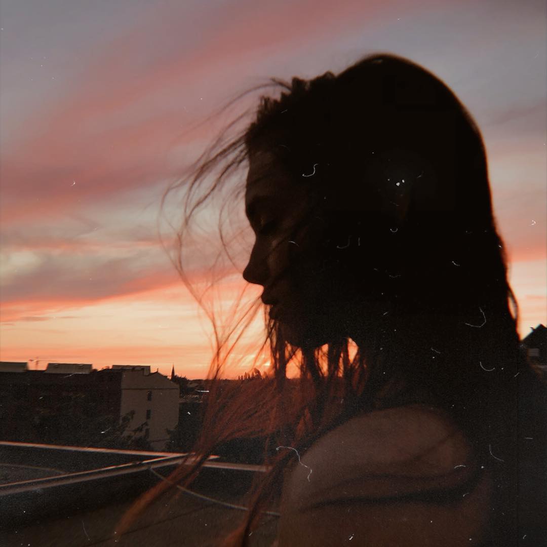 Moonlightmagazine Thinkin About You Girl Aesthetic Moonlightmagazine Photography Sunset Sky Clouds Colors Orange Warm Rooftop View City T Co Jrr0embszl Twitter