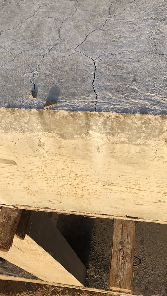 مهندس عبدالغني الجند En Twitter اذا ثبت ان الخلاطات اضيف لها ماء في الموقع فان شركة الخرسانة لا تتحمل اي مسؤولية عن فشل خرسانة السقف Https T Co Efvkhvczlj