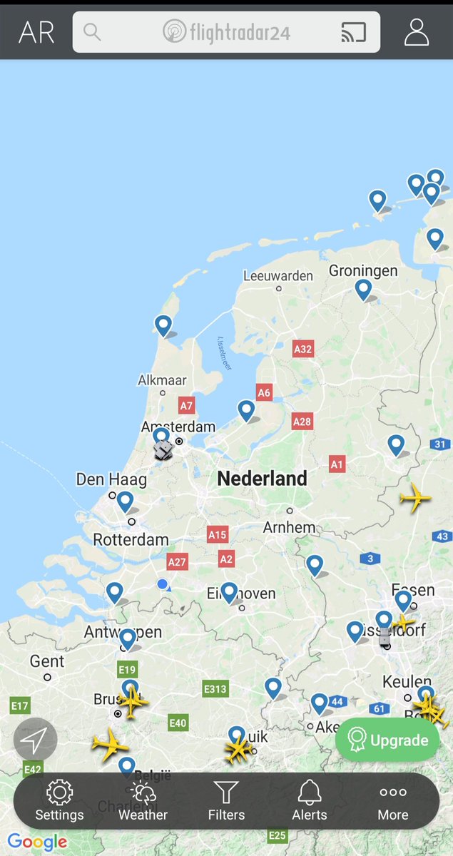 babetvanalphen's tweet photo. Bijzonder beeld: geen vluchten boven Nederland. https://t.co/9VtVqijAQZ