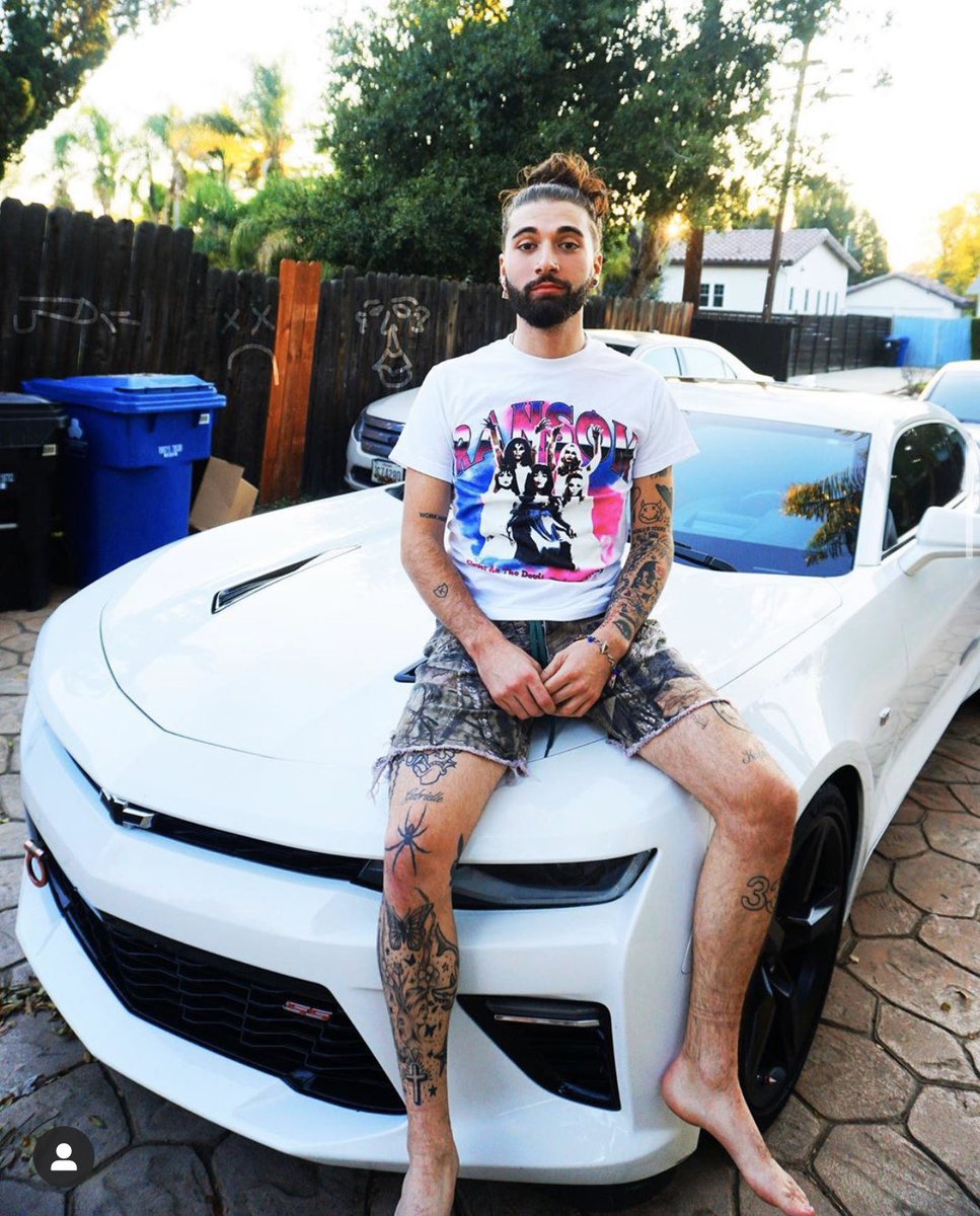 SuedePods's tweet photo. Artist endorsement announcement: Jonny Ransom of @RANSOMCLOTHING thank you for listening with https://t.co/Z8RL5S8BkH 🤘🤘 https://t.co/0vF5MxXKoP