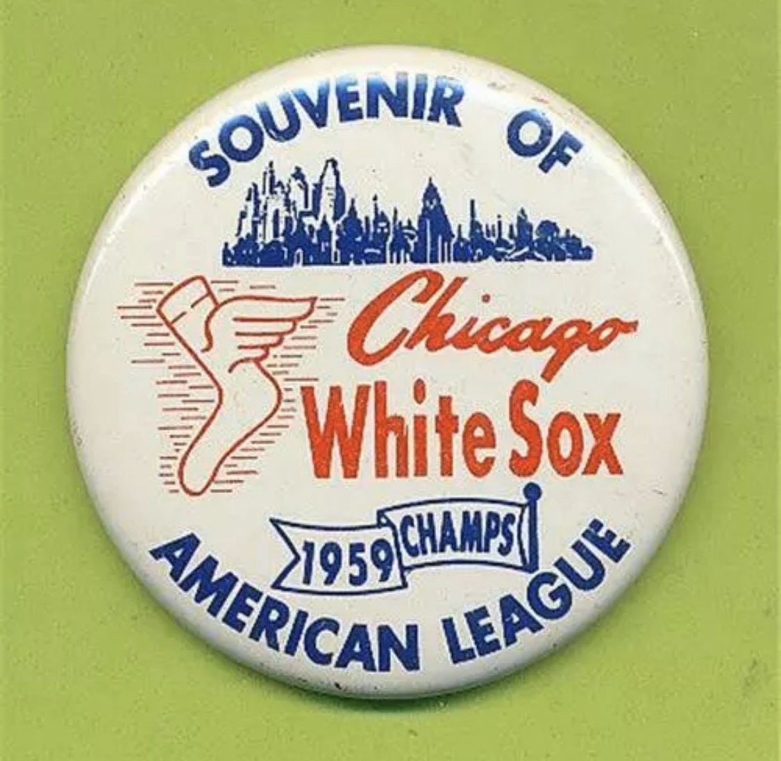 To celebrate reaching over 4,000 followers, I’m going to offer a 2nd giveaway! A 1959 White Sox fan pin. Make sure you are following this account &amp; RT this for your chance to win! A random follower will be selected at 3pm tomorrow afternoon :)