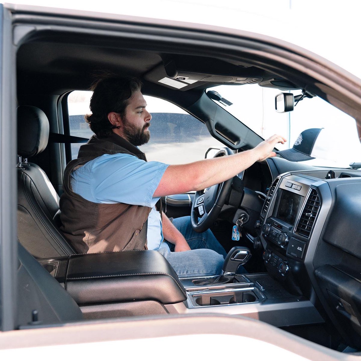 ohhyoubetcha's tweet photo. You gotta pop the top off for a drive 👌🏼 https://t.co/XM5g30COZh