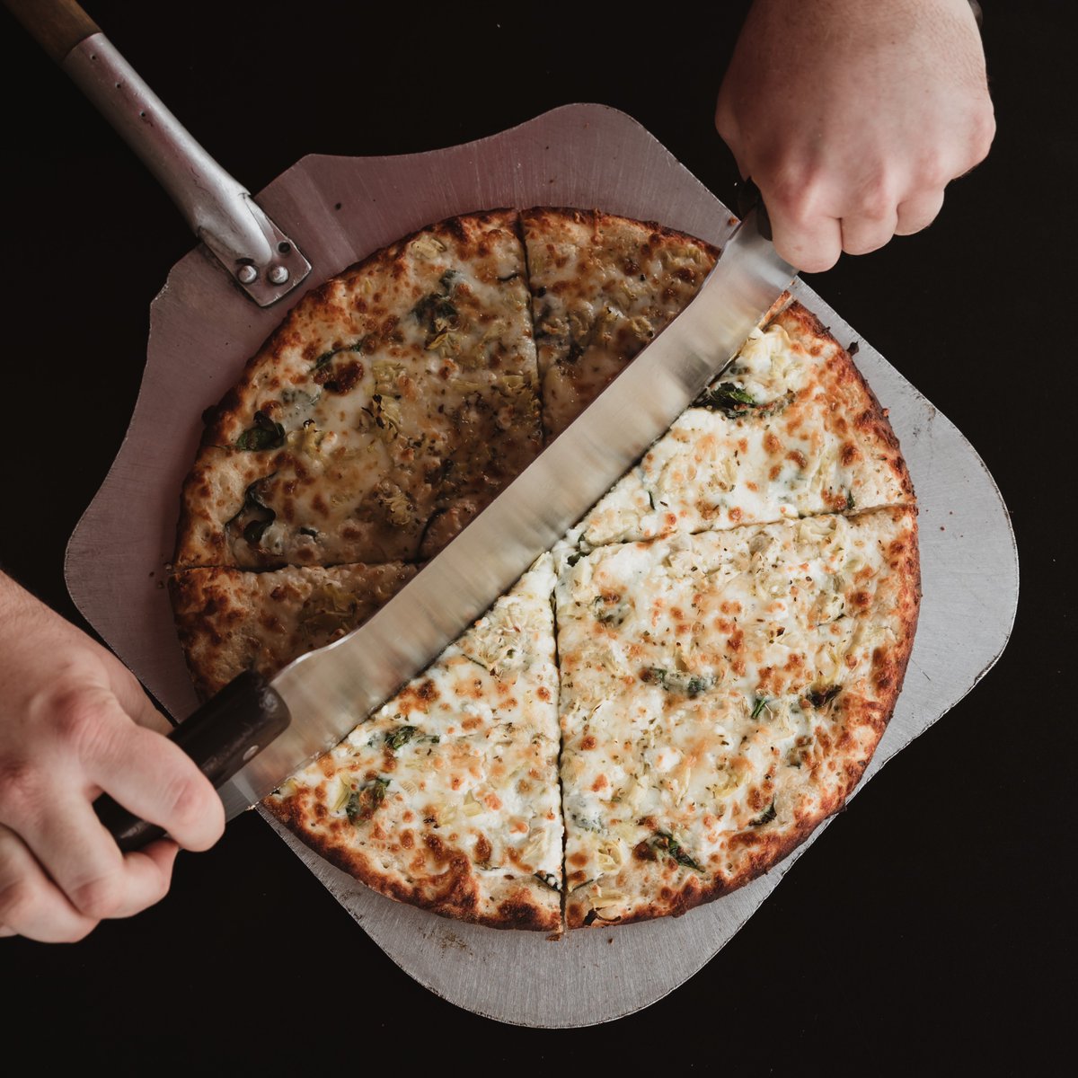 RPizza_Verm's tweet photo. A little slice of heaven 🌈🍕 
.
.
.
Thank you so much to Lisa Swanson Photography for taking these wonderful pictures, just in the nick of time! Many more to come :)
#spinart #spinachartichokepizza #rpizza #foodphotography #pizzapics #pizzadelivery #loVERMILLION #freedelivery https://t.co/OKPTWArsrp