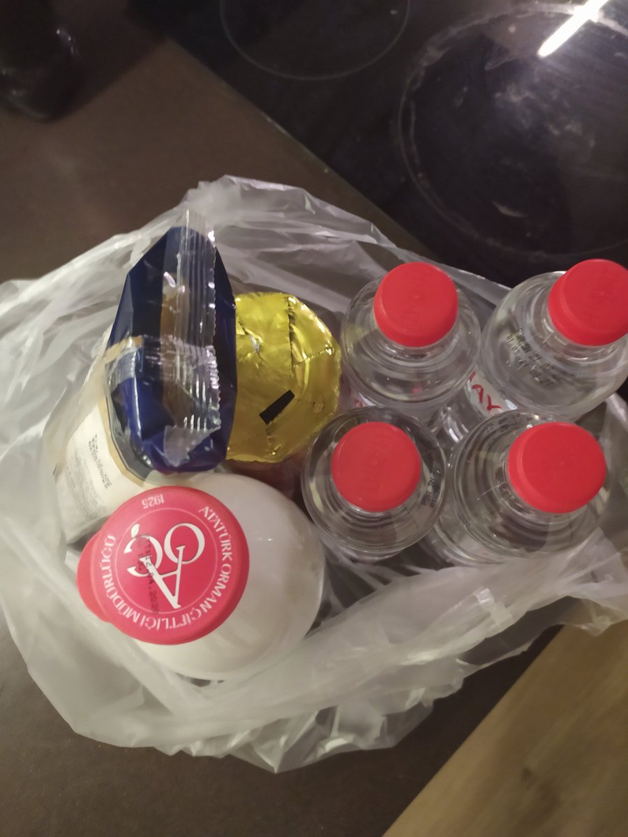 Al. Bu da benim panikle alabildiklerim. Krizi yönetemeyenlere bir çift laf edecek yüreğiniz yoksa bununla dalga geçin bari. Uğraşmayın garibanlarla.