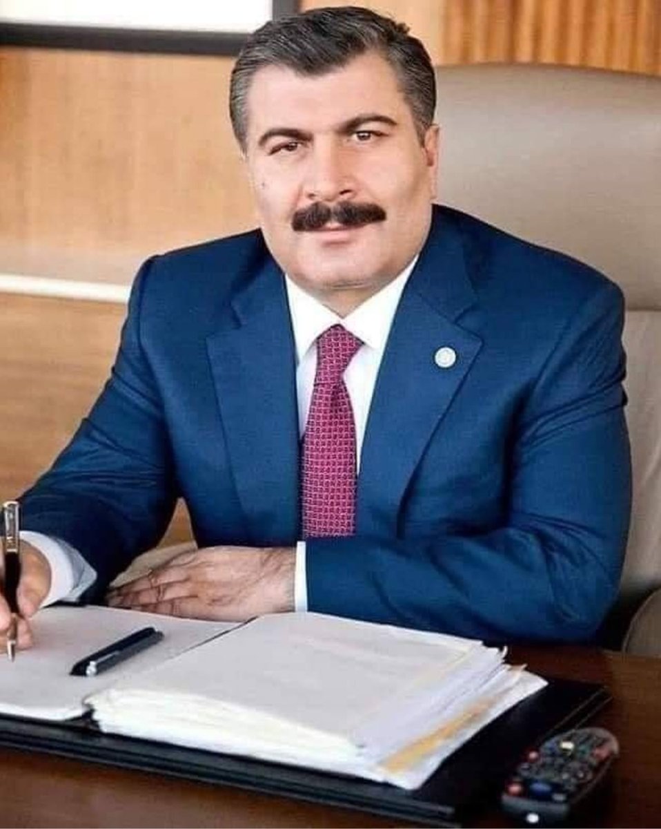 bu adamın 1 aylık emeğini, 1 saate nasıl mahf ettiniz. İnsan 48 saate açlıktan ölmez. 1 lt. Su yarım ekmekle, 48 saat beslenebilir insan. Bu ne panik? Bu ne aç gözlülük? Öldüğünüzde, gıda mı sizi kurtaracak? Yazıklar olsun. Utanıyorum bu zihniyetten. #SOKAĞACIKMAYASAĞI